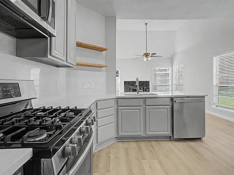 4351 Palmer Plantation Dr — Photo 10