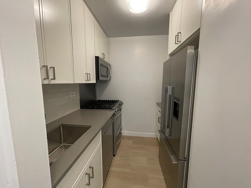1st image of 154 E 29th St #1503