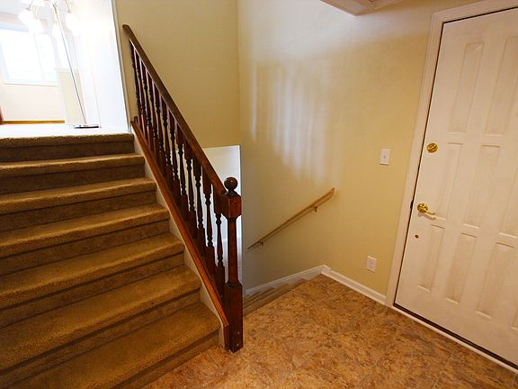 2nd image of 1530 Poplar Dr