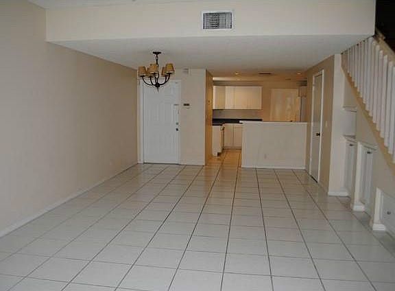 4th image of 1453 Barcelona Way #2-28