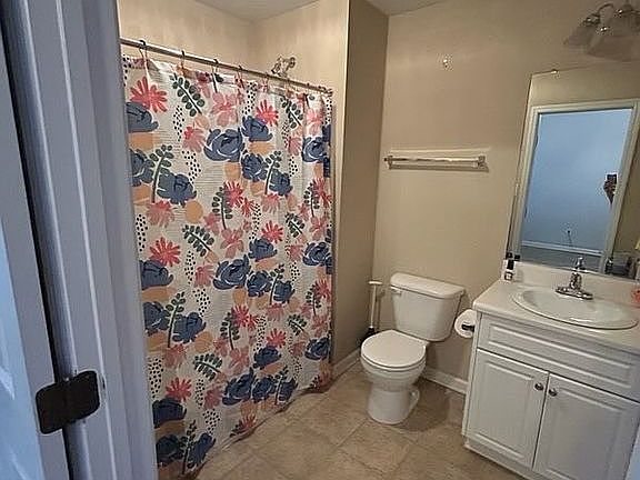 5th image of 1723 Elizabeth St