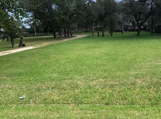 206 Oak St, Rockport, TX 78382