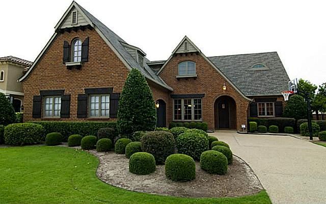 1st image of 2102 Castle Creek Dr