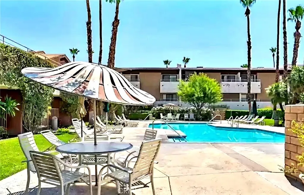 1 bed, 568 sqft, $2,200 — Photo 4