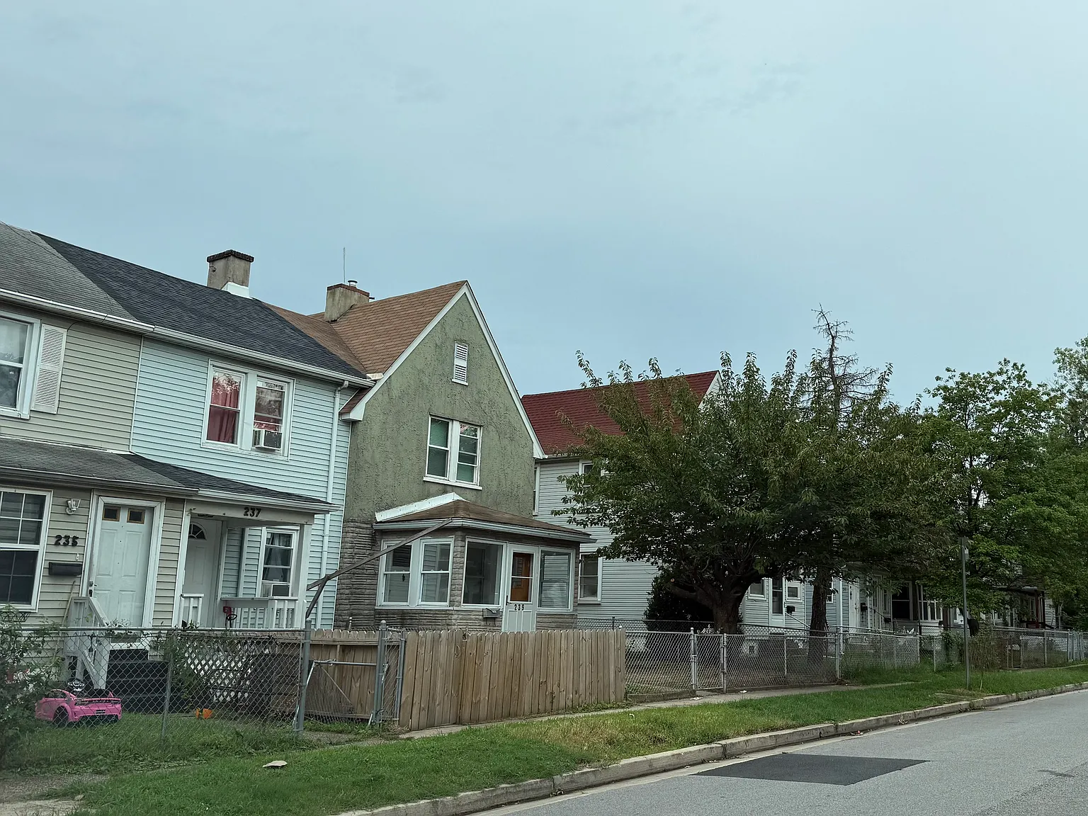 239 St Helena Ave — Photo 2