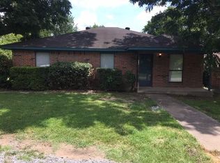 210 W Tutt St, Howe, TX 75459