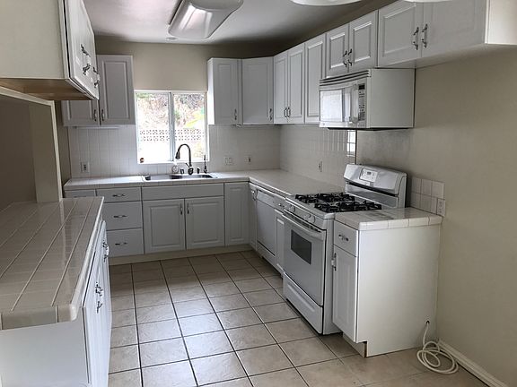 5th image of 4608 Highgrove Ave