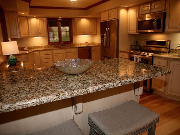 5th image of 11215 N Oak Trail Dr