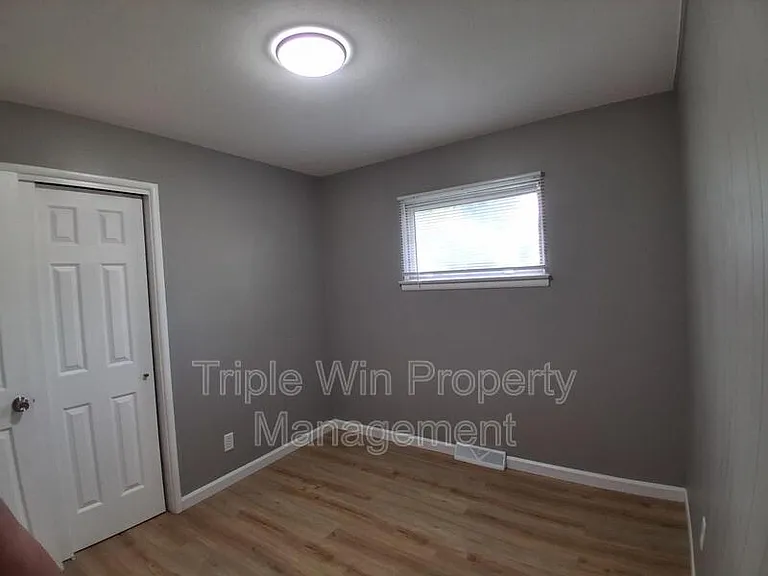 524 Acorn Dr — Photo 17