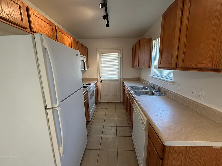 3236 Northwest Blvd — Photo 9
