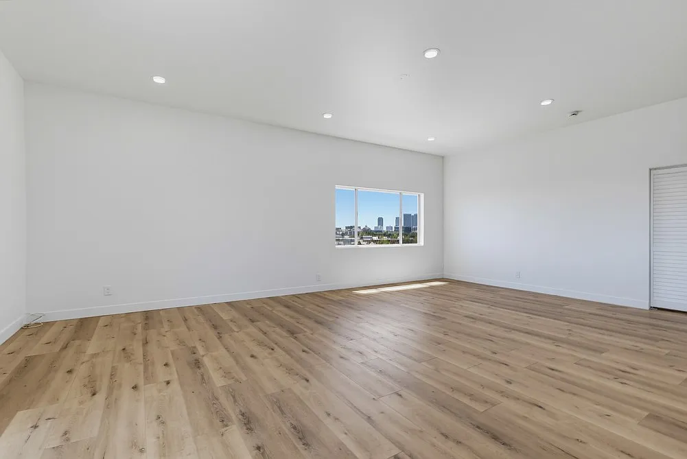 3 bed, 2000 sqft, $11,500 — Photo 4