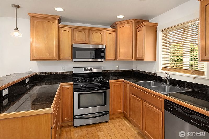 4th image of 1406 N Northgate Way #B