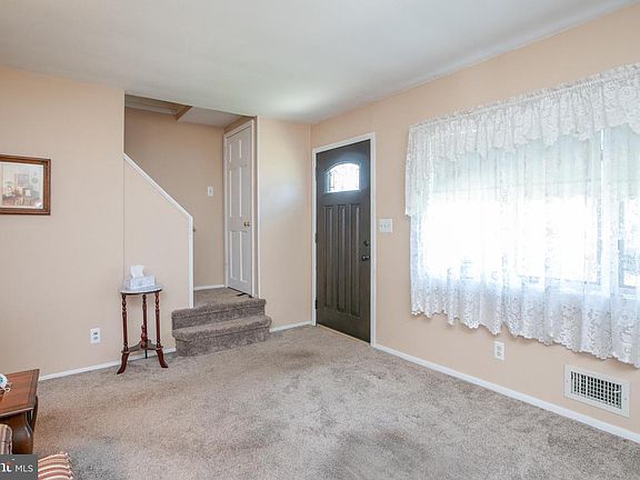 4th image of 16 Tappan Ave