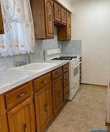 2nd image of 449 Lanza Ave #1
