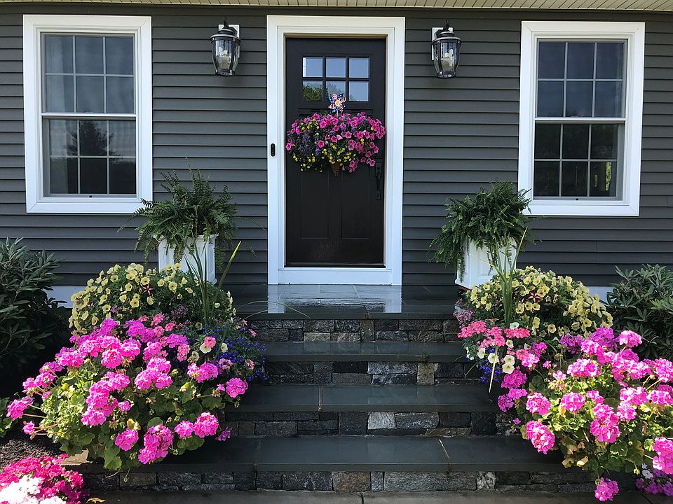 2nd image of 77 Hopmeadow Rd