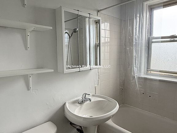 3rd image of 2853 W Berteau Ave #2B