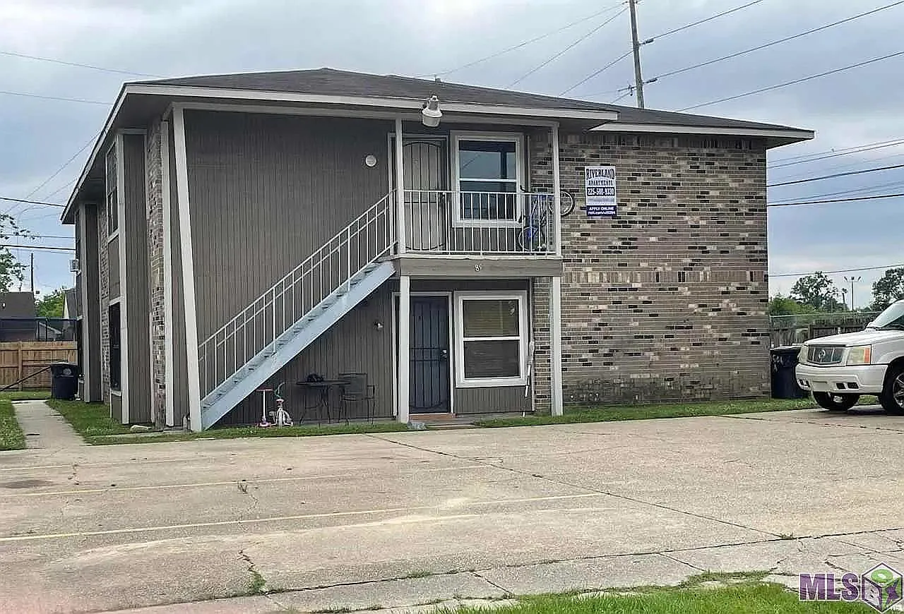 2 bed, 1050 sqft, $875 — Photo 1