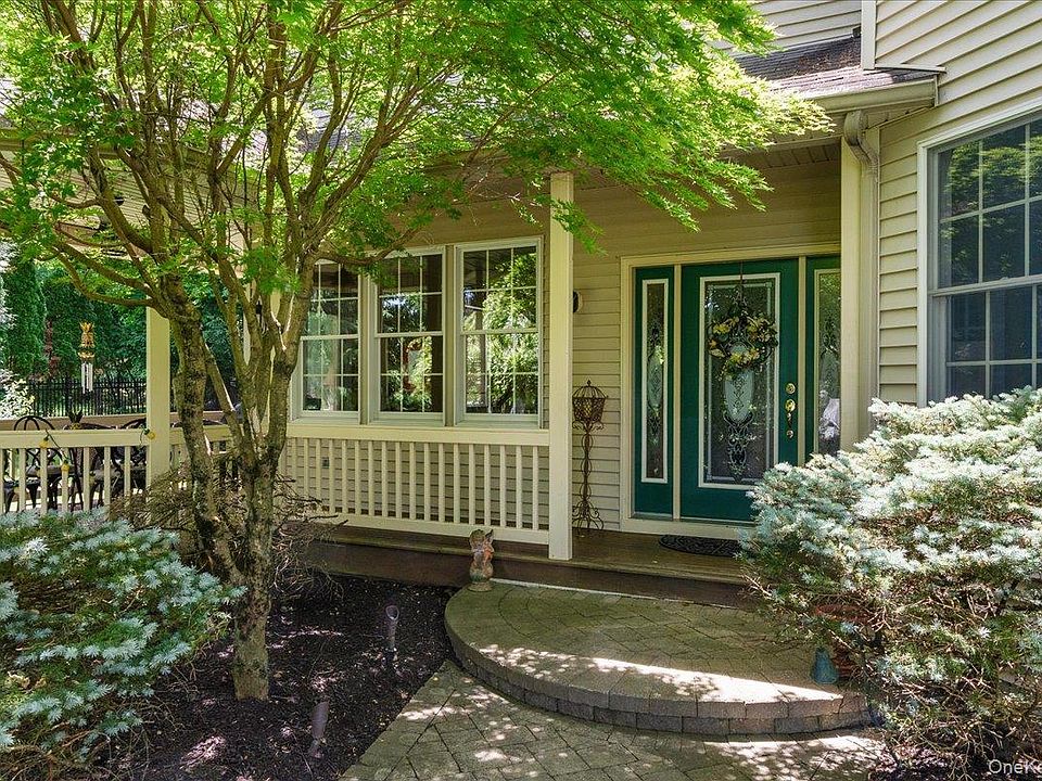 1st image of 32 Somerset Lane