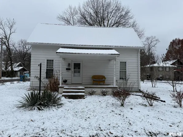 809 S Commercial St, Benton, IL 62812