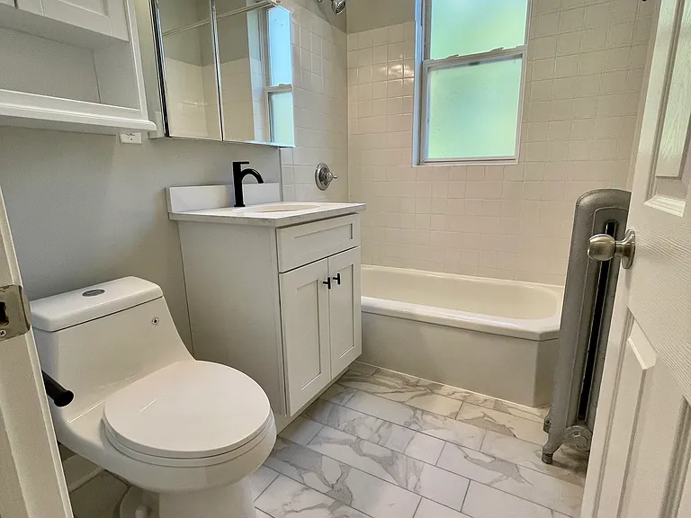 1411 W Greenleaf Ave #2E — Photo 11