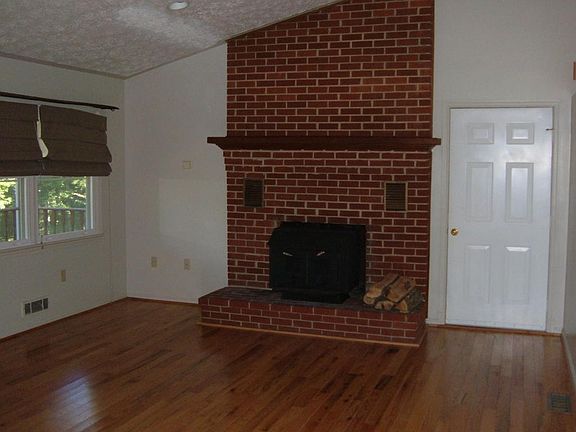 GR w/new hardwood floors