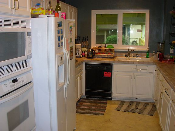 3rd image of 3260 Rosemont Dr