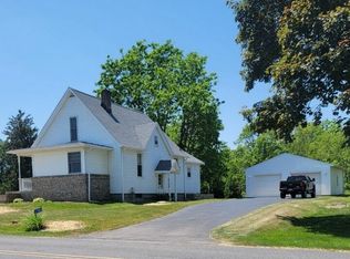 2706 Old Pittsburgh Rd, New Castle, PA 16101