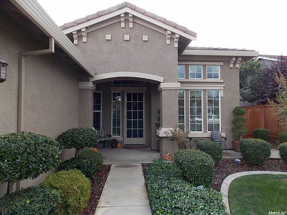 2nd image of 6129 Crater Lake Dr