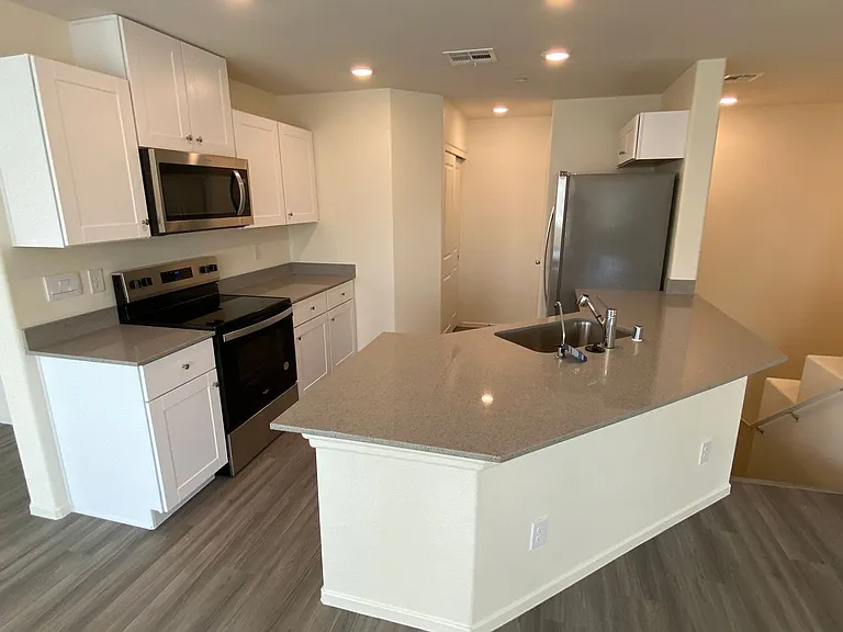 7850 Aurora Sky St #1 — Photo 16