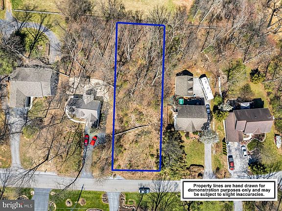 2nd image of 7 Fisher Dr