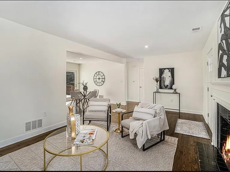 7423 State Line Rd — Photo 14