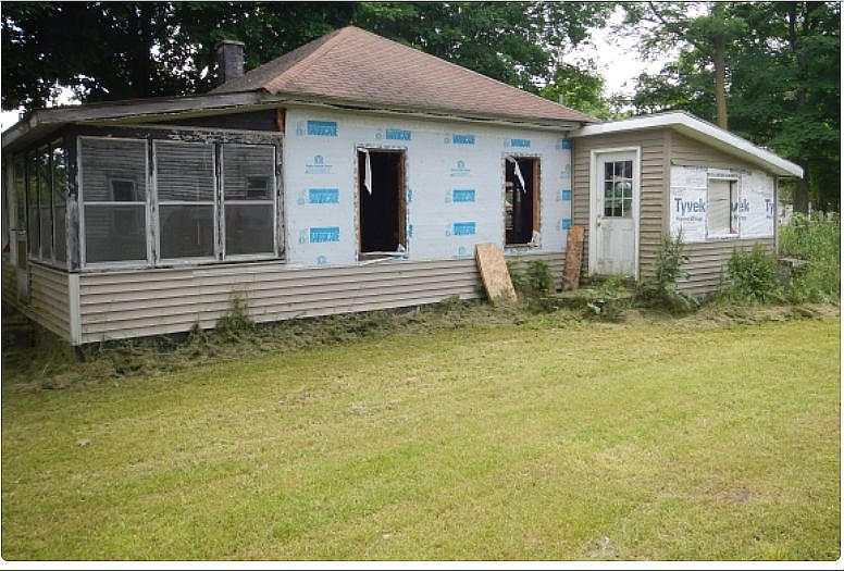 1st image of 332 Woodland St