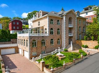 110 Upton St, Staten Island, NY 10304