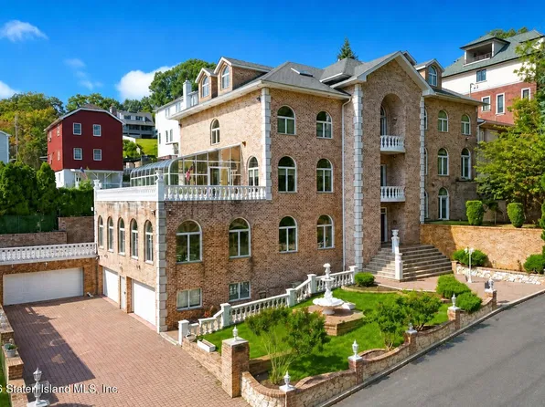 110 Upton St, Staten Island, NY 10304