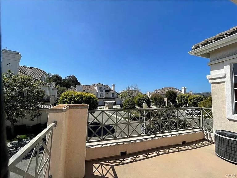 72 Shorebreaker Dr — Photo 4