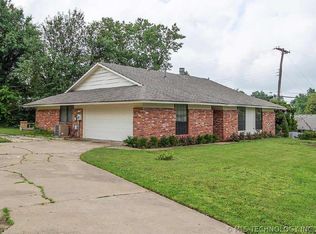 1209 N Ash Ave, Broken Arrow, OK 74012