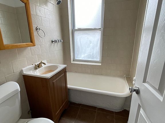 5th image of 92 Waldo Ave APT 205