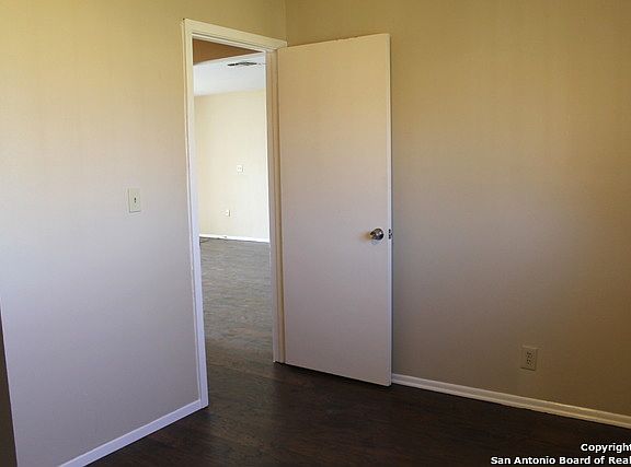 5th image of 7015 Glen Chase Dr