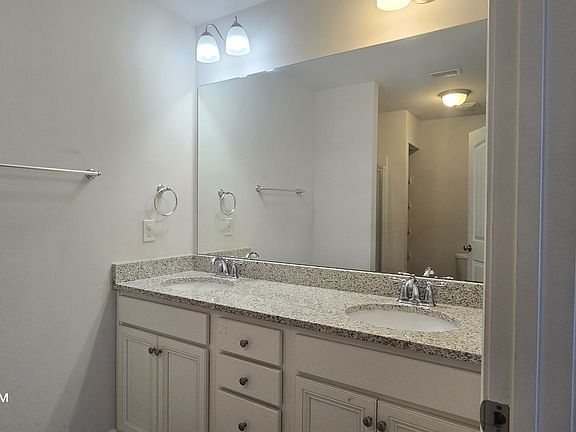 4th image of 1871 Pointe Dr #1