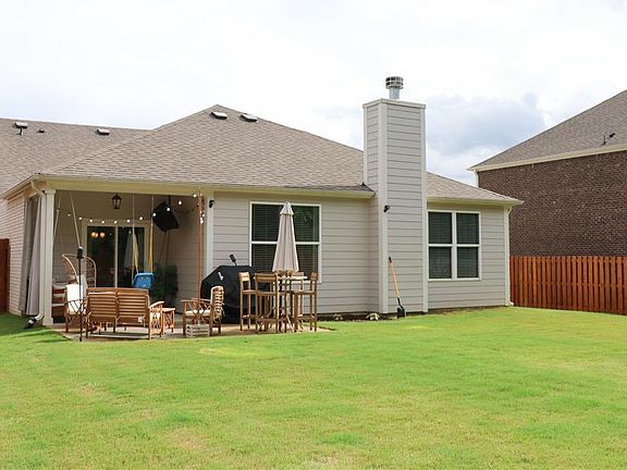3rd image of 379 Rock Dr