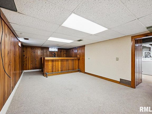 5th image of 941 S Farnham St