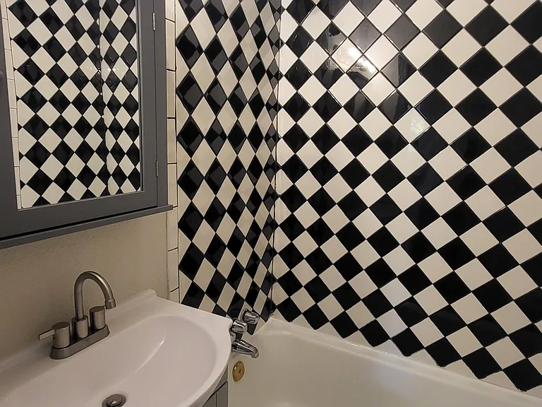 Art deco vintage bathroom!