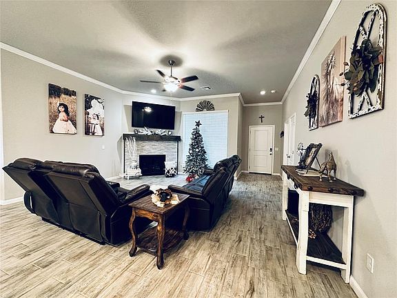 4th image of 1004 S Appaloosa Ln