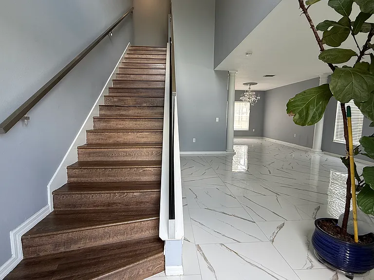 554 Bristol Cir — Photo 22