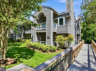 11737 Summerchase Cir APT A, Reston, VA 20194