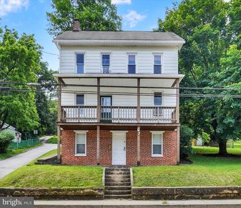 67 E Main St, Windsor, PA, 17366