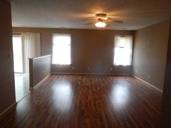 3rd image of 3240 Tupelo Dr