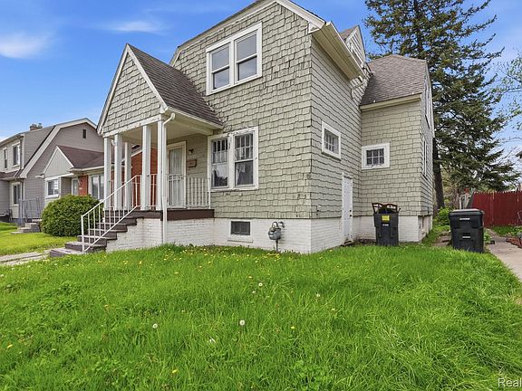3rd image of 13925 Cherrylawn St