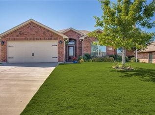 9209 Diane Dr, White Settlement, TX 76108