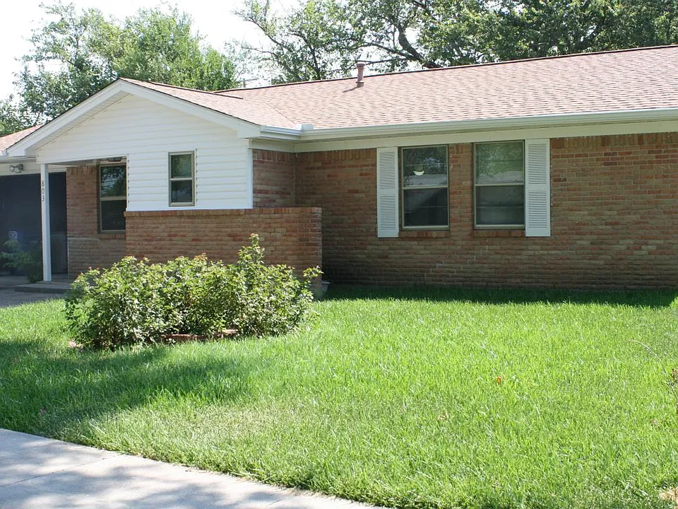 803 Memorial Dr